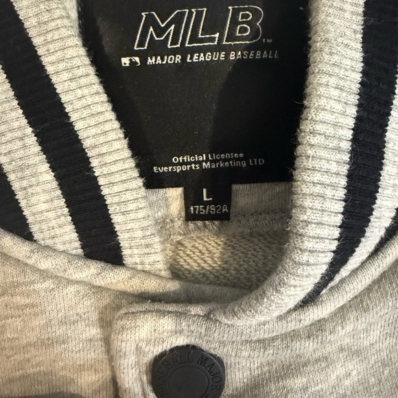 Youth MLB Yankees Jacket - Picture 5 of 11